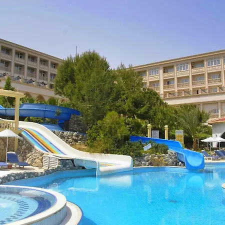 Oscar Beachfront & & Casino 4*