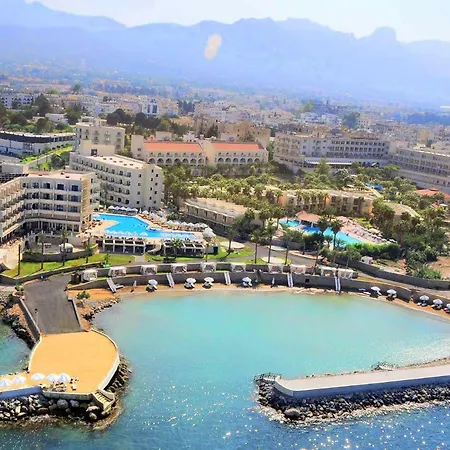 Oscar Beachfront & & Casino 4*