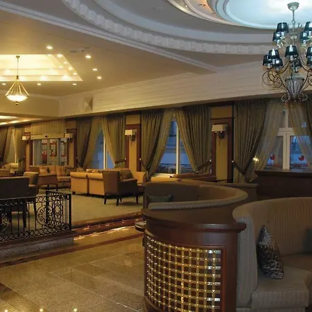 Oscar Beachfront & & Casino מלון