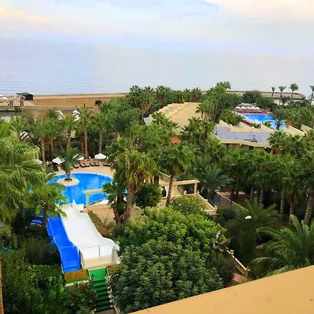 מלון Oscar Beachfront & & Casino