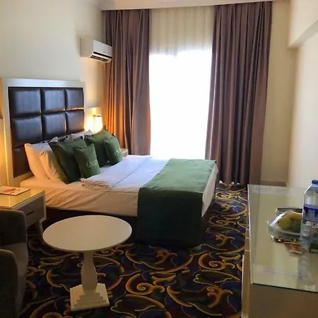 Oscar Beachfront & & Casino 酒店