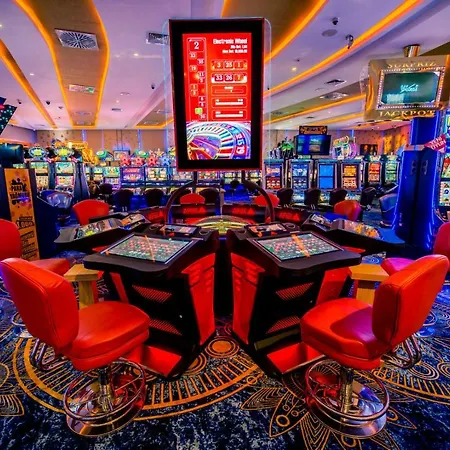 Oscar Beachfront & & Casino 酒店 凯里尼亚