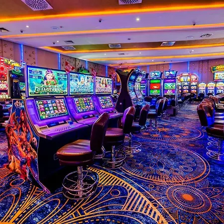 酒店 Oscar Beachfront & & Casino 凯里尼亚